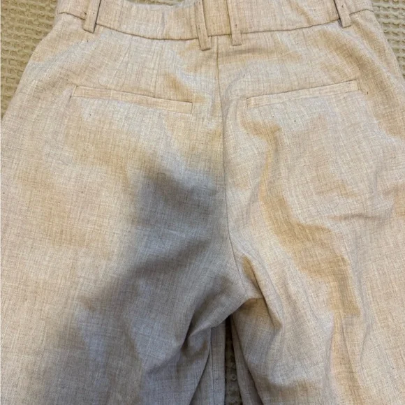 Abercrombie & Fitch Wide Leg Linen-Blend Trousers in Light Beige - Picture 5 of 6